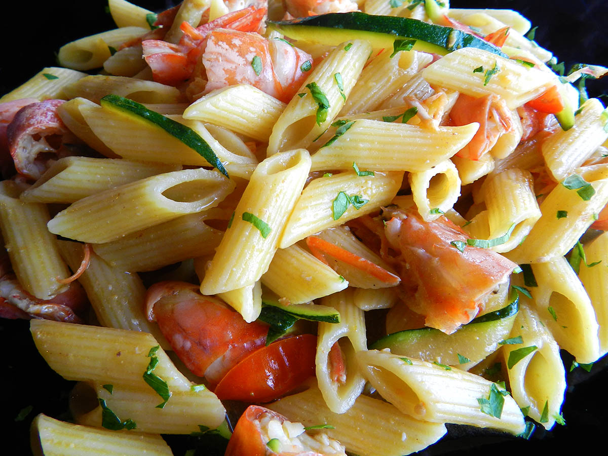 Pennette con broccoli e gamberi