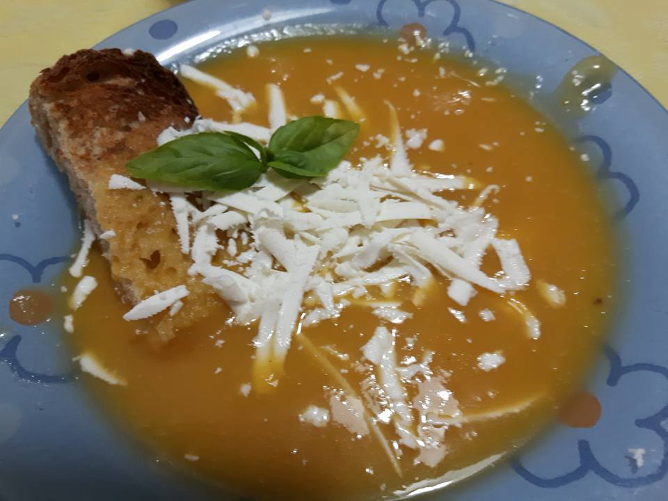 Crema di zucca con ricotta mustia